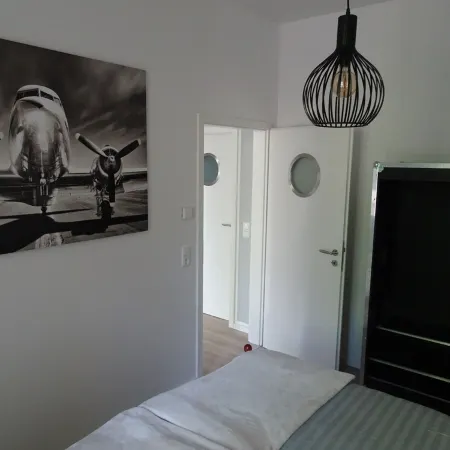 Schöne, Neue Ferienwohnung, Familienfreundlich in Zentrums- und Schlossparknähe