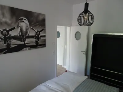 Schöne, Neue Ferienwohnung, Familienfreundlich in Zentrums- und Schlossparknähe