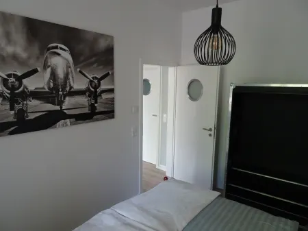 Schöne, Neue Ferienwohnung, Familienfreundlich in Zentrums- und Schlossparknähe Отели рядом с достопримечательностью «Потсдамский университет»