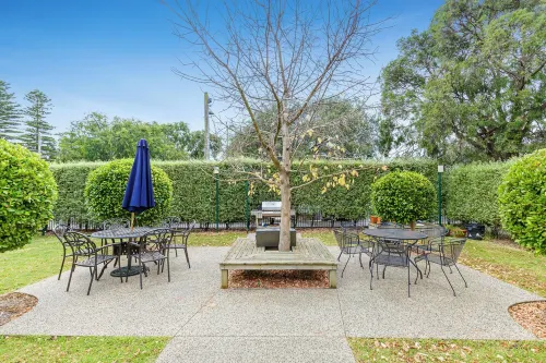 Heart of Queenscliff - Heritage Listed Ballroom Apartment 1