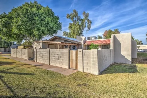 ☺ Just Remodeled ☺ Sparkling Townhouse with Patio!