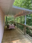 Perfectly Pink & Cozy 2-bedroom cabin in charming Waverly Hall