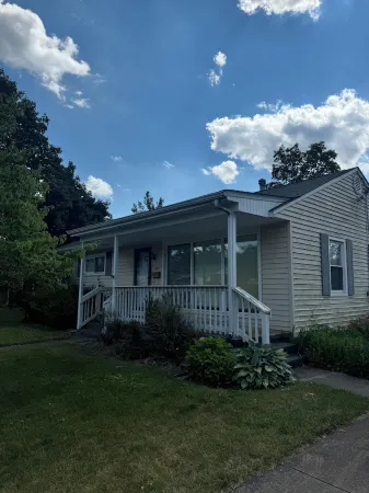 The Salon- 3 miles from WEC