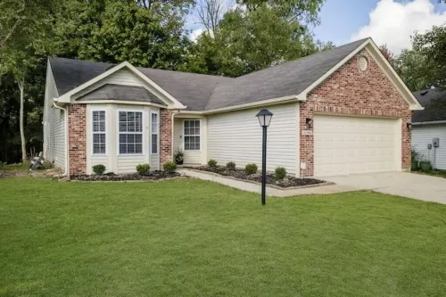 Sweet Creek Retreat-Beautiful Fishers-EV friendly