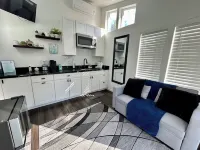 Cozy, Quaint and Sophisticated Loft Style Tiny Home! - Lejligheder