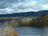 Cozy Condo Just a Minute Walk from a Beautiful Beach at Newfound Lake