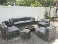 Can’t Beat This Location walk to restaraunts Large House