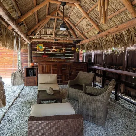 Coconut Grove Garden Cottage • Private Retreat with Free Parking & Full Kitchen