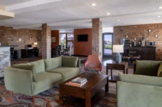 小馬士兵貝斯特韋斯特套房飯店