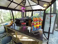 Campers Paradise, cozy tents, hot tub, free EV charger. Pet friendly