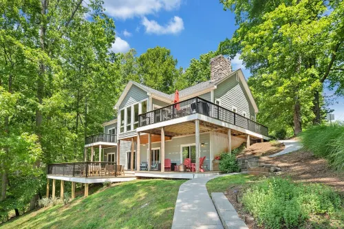 The Gate House - Lake Views and Private Cove