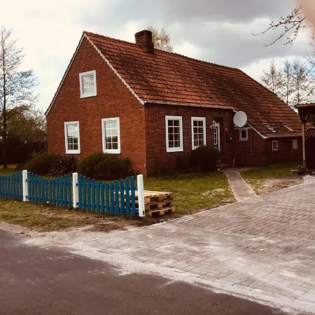 Urgemütliches Fehnhaus Отели в г. Хезель