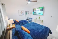 Relax in Coral Terrace, just a quick 5-min drive to Coral gables and UM