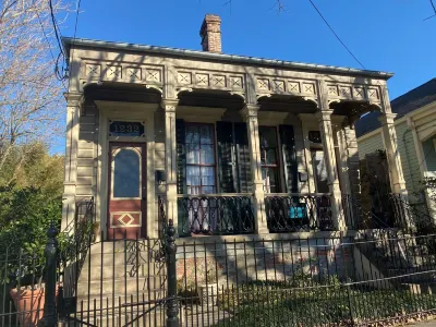Classic New Orleans Victorian Charmer Hotels in Lower Garden District