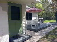 Suttons Bay-Pet Friendly-Walk to Brewery, beach, town, shops