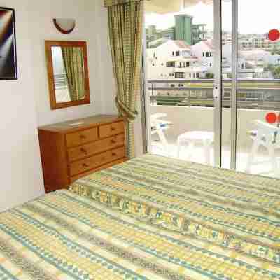 1 Bedroom Apartment With Air Conditioning & Free WIFI Pool & Sea View Rooms