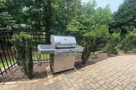 2 BR Hidden Gem with Lake Access, Pool & Hot Tub 15 Min from Lanier Islands