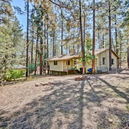 Simply Amazing....Remodeled Cabin with Strawberry's Largest Deck, Dog Friendly
