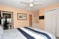 Hidden Gem at Seascapes E Bldg  POOL ! - Carolina Beach, NC.   Linens Included! - balcony