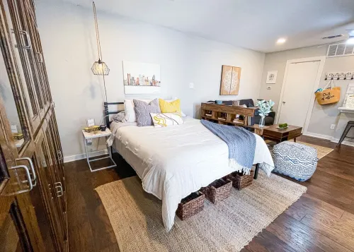 Cozy Studio condo with pool, nightlife and restaurants!