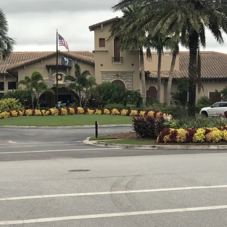 2 bedroom Bradenton Florida condo with golf membership 1720 square feet