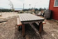 Highlands House - 5 acres with Mt. Hood Views. Dog Friendly!