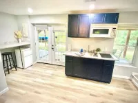 Kalia’s Mountain Momma Getaway Hotels in Kabletown