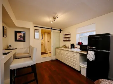 NEW STUDIO HIDDEN GEM ~ BEST LOCATION HILLCREST ~ CLOSE TO ALL ATTRACTIONS OF SD Отели рядом с достопримечательностью «The Observatory North Park»