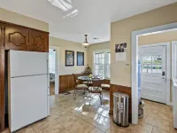 Home adjacent to Country Club, near Hospitals, Park, College and shopping. Hotels in Ada