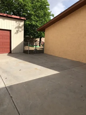 Stay With Us in Rio Rancho!  Balloon Fiesta Shuttle Close. 2 REAL QUEEN BEDS!