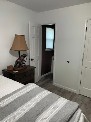 2 minutes to Baum! 2 minutes to interstate! Pet friendly. Fenced in back yard. Hotels near Arkansas Air and Military Museum