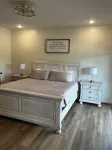Living Waters Estates, Elegant 3 BR Home with kids area, hot tub, sleeps 12