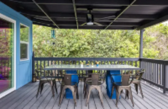 free parking - walk to Honl beach & Downtown Kona