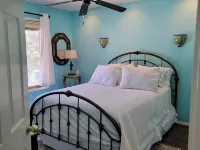 Cozy Condo for 6 with Wooded Back Patio & Grill. 1 Mile to Town Square. Hotel di Cloudcroft