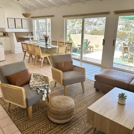 Catalina Dreamin' // Your Ultimate Island Getaway! // Remodeled 3 Bed + 2.5 Bath