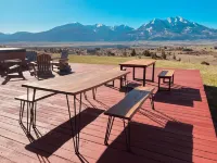 Near Chico Hot Springs, Hot Tub, 2 Fireplaces, IR Sauna, EV Charger, Foosball