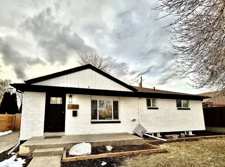 Spacious 5Br Fire Pit and Game Room, Oasis Near Denver