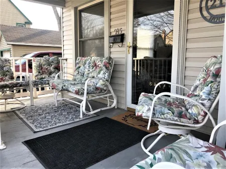 Jefferson House near the Square, Cozy & Clean, Close to Everything!