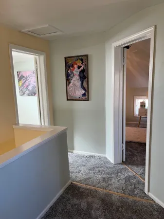 Beautifully furnished 3-bedroom home located half a mile from Hillsdale College