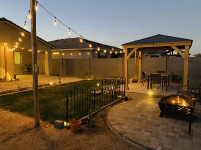 King Bed:Private Entry: Bedroom Hotels near Palm Valley Church (Goodyear Campus)
