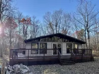 City Escape: Cozy 2 bedroom Chalet in Jim Thorpe Hotels in Penn Forest Township