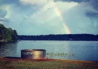 Cozy lake front unit close to Honesdale, Elk Mountain, Scranton & much more!