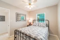 Waterfront 2/1 Apartment In Heart Of Palm Harbor/Ozona - Wi-Fi