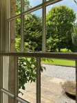 Fantastic Traditional yet Up-to-date Spacious Cottage Very Close to Edinburgh