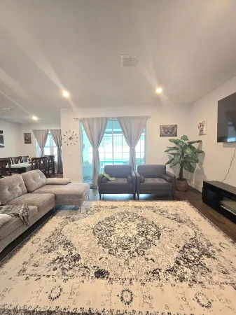 Brand new house with heated salt water pool. Perfect get away in Palm Coast