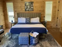 Beautiful rustic cabin on the shores of Greer's Ferry Lake - Chalets