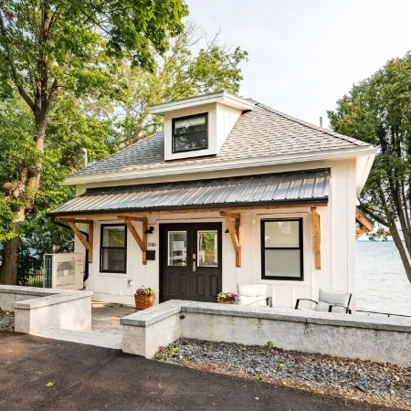 The Carriage House on Lake Superior  I  Lakeshore & Views  I  by Relax Open Air