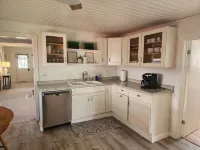 Best in the Bay!! 3B/1.5ba, Pet friendly Home