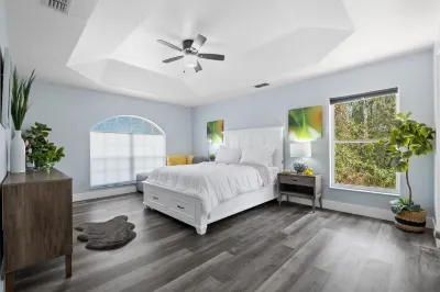 5 bedrm Paradise w/ your own POOL + LAZY RIVER Hotels near Mariner Village Center