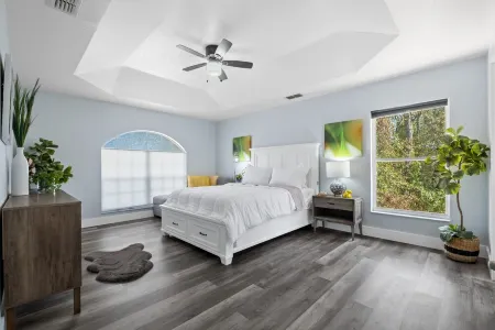 5 bedrm Paradise w/ your own POOL + LAZY RIVER